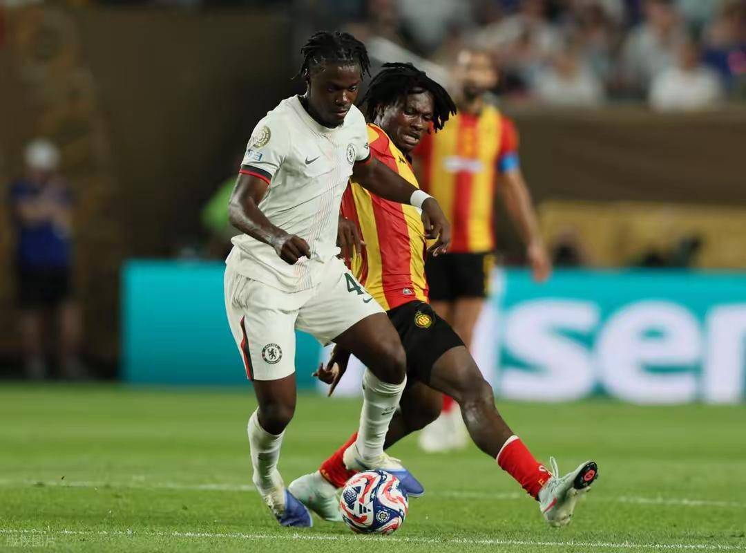 包含詹姆斯在切尔西比赛中险胜，重返赛场引发热议！热度持续攀升的词条-开云入口