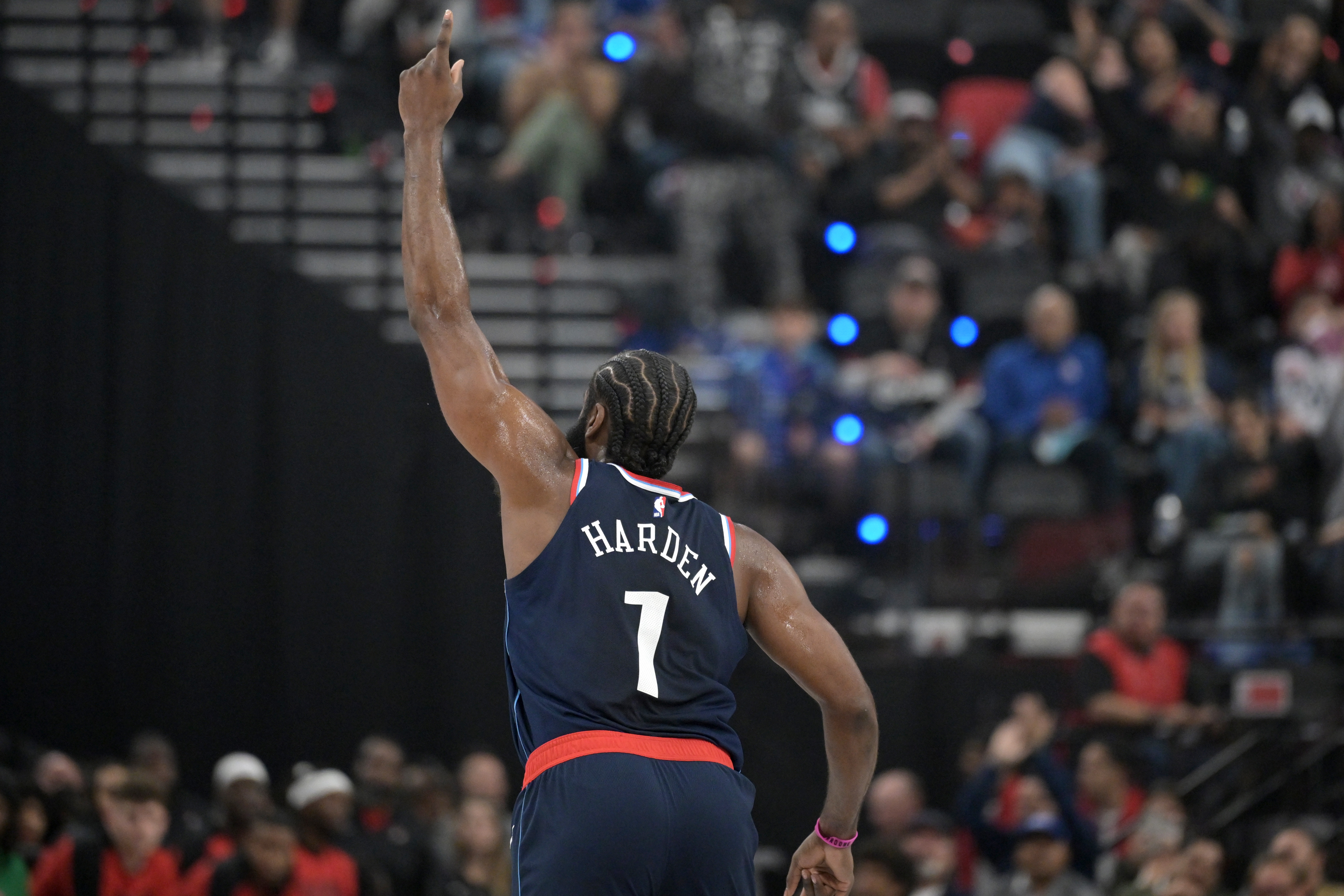 包含重要助攻引发热议!,哈登在加拿大队比赛中败北观众掌声雷动的词条-开云登录